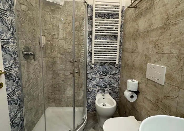 Frühstückspension Luxor Eco Casa E Per Vacanze In Centro Piazza Bologna, Colosseo, Piazza Di Spagna, Vaticano, San Pietro, Sapienza, Fontana Di Trevi, Piazza Navona, Trastevere, Tiburtina, Termini, Aeroporto 4*