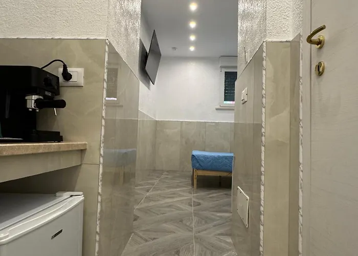 Frühstückspension Luxor Eco Casa E Per Vacanze In Centro Piazza Bologna, Colosseo, Piazza Di Spagna, Vaticano, San Pietro, Sapienza, Fontana Di Trevi, Piazza Navona, Trastevere, Tiburtina, Termini, Aeroporto