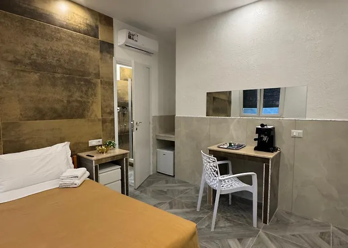 Frühstückspension Luxor Eco Casa E Per Vacanze In Centro Piazza Bologna, Colosseo, Piazza Di Spagna, Vaticano, San Pietro, Sapienza, Fontana Di Trevi, Piazza Navona, Trastevere, Tiburtina, Termini, Aeroporto