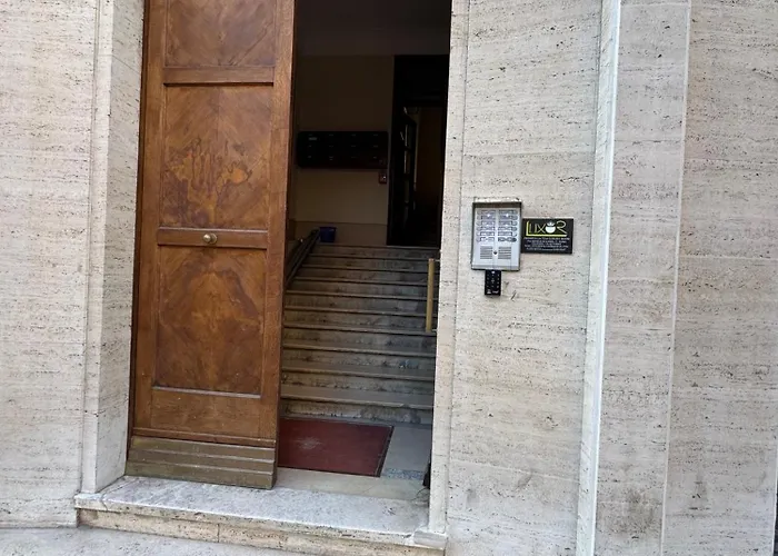Frühstückspension Luxor Eco Casa E Per Vacanze In Centro Piazza Bologna, Colosseo, Piazza Di Spagna, Vaticano, San Pietro, Sapienza, Fontana Di Trevi, Piazza Navona, Trastevere, Tiburtina, Termini, Aeroporto 4*