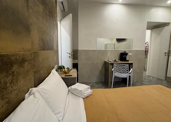 Luxor Eco Casa E Per Vacanze In Centro Piazza Bologna, Colosseo, Piazza Di Spagna, Vaticano, San Pietro, Sapienza, Fontana Di Trevi, Piazza Navona, Trastevere, Tiburtina, Termini, Aeroporto