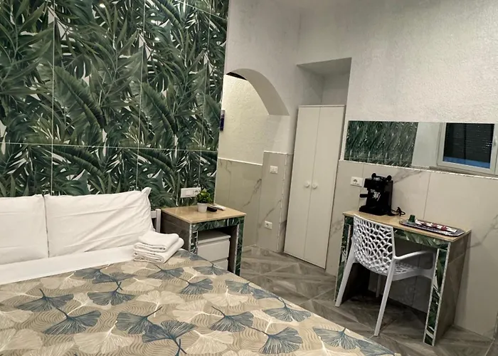 Frühstückspension Luxor Eco Casa E Per Vacanze In Centro Piazza Bologna, Colosseo, Piazza Di Spagna, Vaticano, San Pietro, Sapienza, Fontana Di Trevi, Piazza Navona, Trastevere, Tiburtina, Termini, Aeroporto 4*