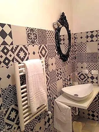 Luxor Eco Casa E Per Vacanze In Centro Piazza Bologna, Colosseo, Piazza Di Spagna, Vaticano, San Pietro, Sapienza, Fontana Di Trevi, Piazza Navona, Trastevere, Tiburtina, Termini, Aeroporto