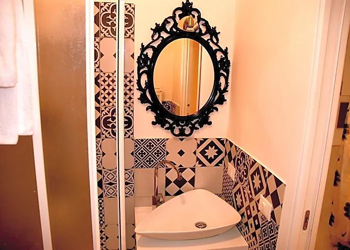 Frühstückspension Luxor Eco Casa E Per Vacanze In Centro Piazza Bologna, Colosseo, Piazza Di Spagna, Vaticano, San Pietro, Sapienza, Fontana Di Trevi, Piazza Navona, Trastevere, Tiburtina, Termini, Aeroporto 4*
